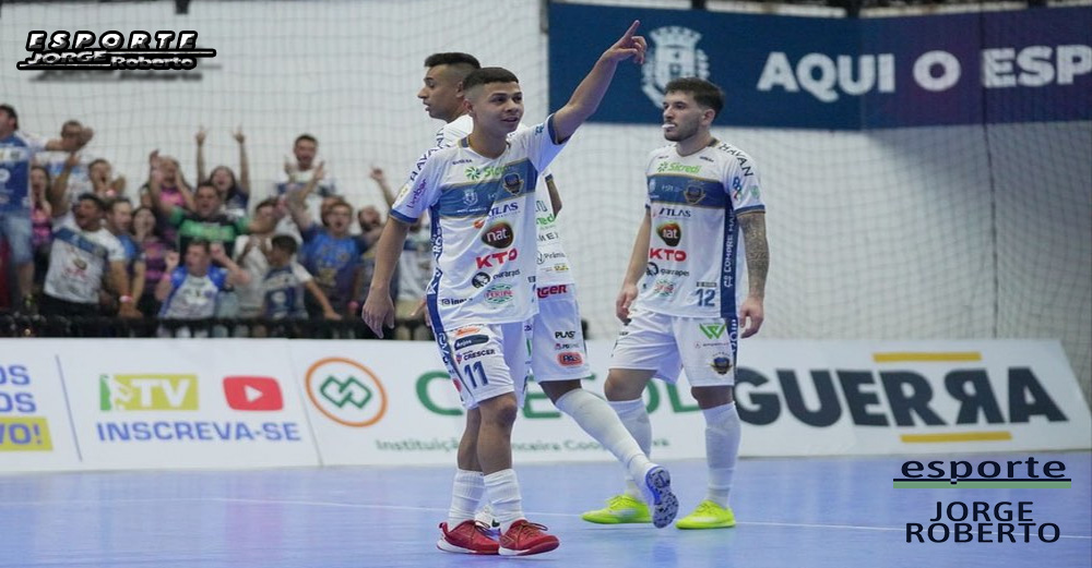 Pato Futsal vence o Corinthians e assume a liderança da Liga Nacional./Divulgação